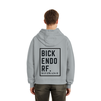 Bickendorf Koordinaten (großer Druck auf dem Rücken) - Fluffy Boxcut Hoodie
