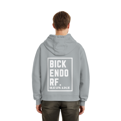 Bickendorf Koordinaten (großer Druck auf dem Rücken) - Fluffy Boxcut Hoodie