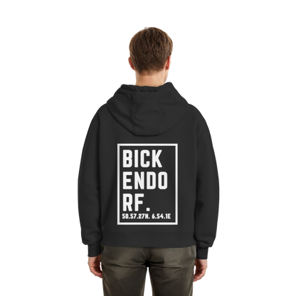 Bickendorf Koordinaten (großer Druck auf dem Rücken) - Fluffy Boxcut Zipper