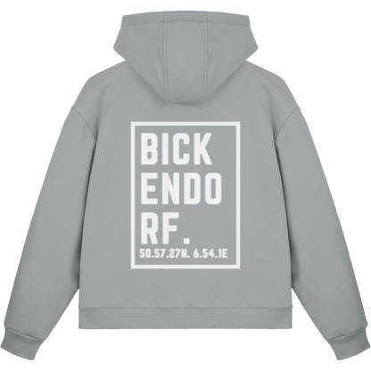 Bickendorf Koordinaten (großer Druck auf dem Rücken) - Fluffy Boxcut Zipper