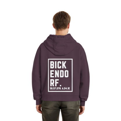 Bickendorf Koordinaten (großer Druck auf dem Rücken) - Fluffy Boxcut Zipper