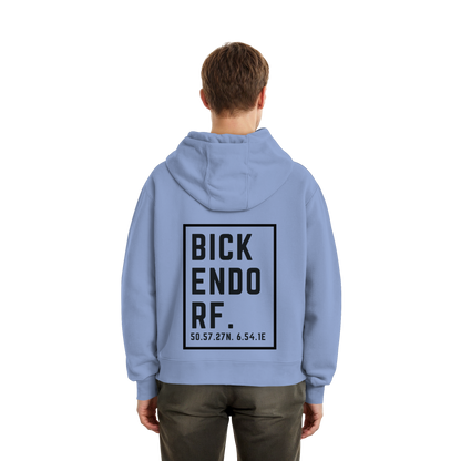 Bickendorf Koordinaten (großer Druck auf dem Rücken) - Fluffy Boxcut Zipper