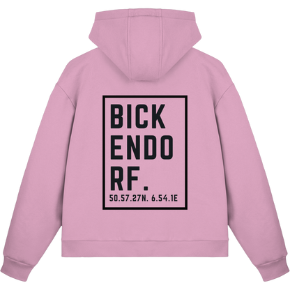 Bickendorf Koordinaten (großer Druck auf dem Rücken) - Fluffy Boxcut Zipper
