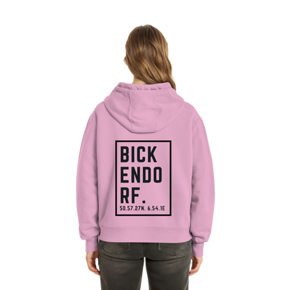 Bickendorf Koordinaten (großer Druck auf dem Rücken) - Fluffy Boxcut Zipper