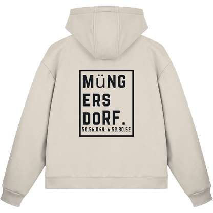 Müngersdorf Koordinaten (großer Druck auf dem Rücken) - Fluffy Boxcut Zipper