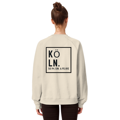 Köln Koordinaten (großer Druck auf dem Rücken) - Organic Raglan Sweatshirt