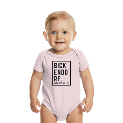 Bickendorf Koordinaten (großer Druck auf der Brust) - Organic Baby Bodysuit