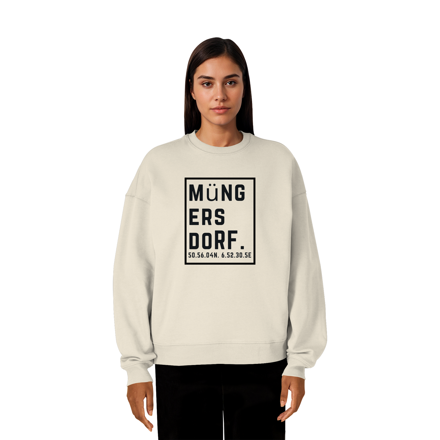 Müngersdorf Koordinaten (großer Druck auf der Brust) - Organic Oversize Sweatshirt