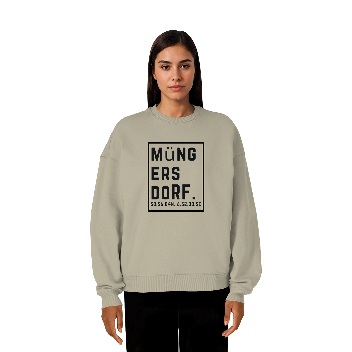 Müngersdorf Koordinaten (großer Druck auf der Brust) - Organic Oversize Sweatshirt
